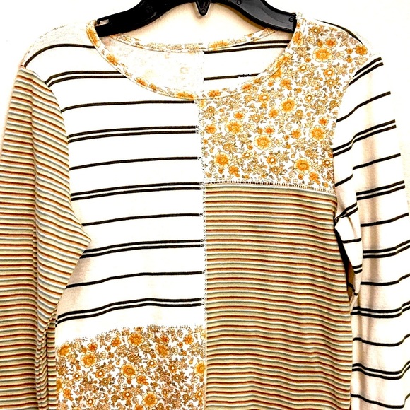 American Eagle Floral Patchwork Top - Picture 4 of 7